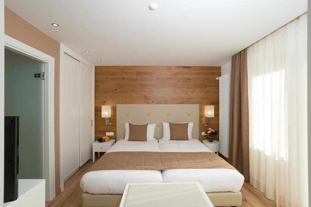 Hotel Schweizerhof פונטרסינה מראה חיצוני תמונה