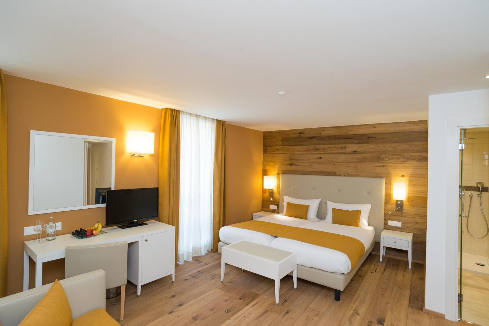Hotel Schweizerhof פונטרסינה מראה חיצוני תמונה